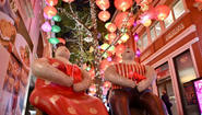 香港湾仔利东街挂逾800个中式灯笼迎中秋
